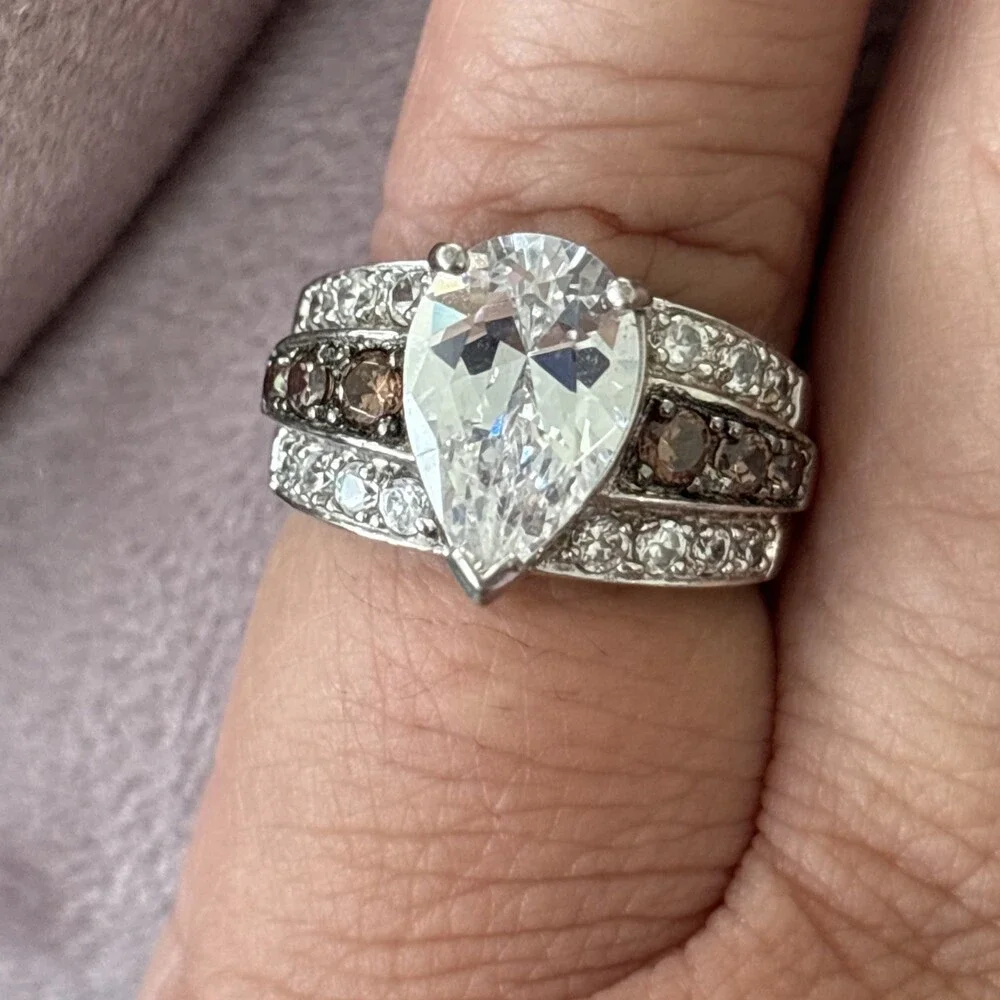 ROSS SIMONS Sterling Silver Bold Pear Cut Solitaire White and Chocolate CZ Sz 6